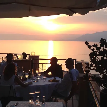 מלון Stella Maris 3*